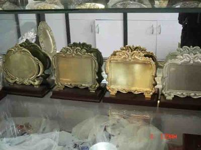 天津合金奖盘定做厂家与广州梦焕工艺美术品 优质工艺美术品的选择